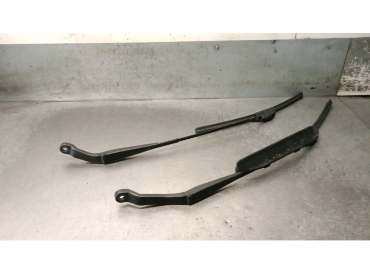 Recambio de brazo limpia delantero derecho para mg serie 45 (rt) 1.6 16v cat referencia OEM IAM ST3LPS 