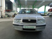 skoda octavia berlina (1u2) del año 2002
