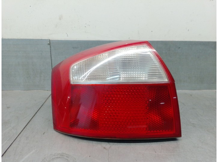 Recambio de piloto trasero izquierdo para audi a4 berlina (8e) 2.5 v6 24v tdi referencia OEM IAM 8E5945217 8E5945217 HELLA