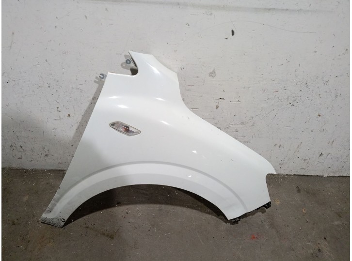 Recambio de aleta delantera derecha para dacia sandero iii 1.0 tce 90 referencia OEM IAM H4DF4  