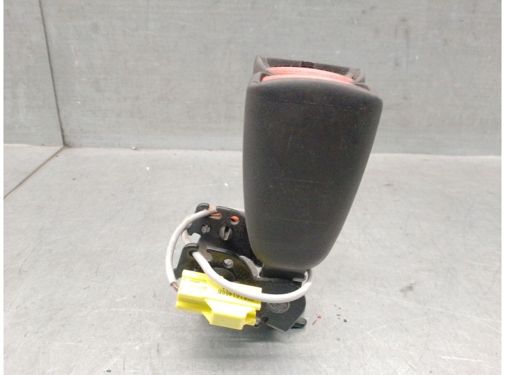 Recambio de enganche cinturon trasero derecho para volvo s80 ii (124) d5 referencia OEM IAM 8632316 8632316 
