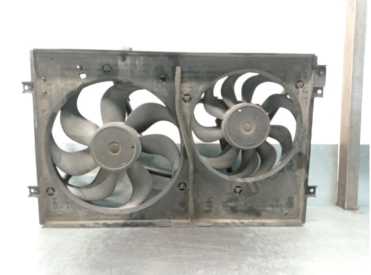 Recambio de electroventilador para volkswagen golf iv berlina (1j1) 1.9 tdi referencia OEM IAM 1J0121207C 1J0121205B 1355D2352
