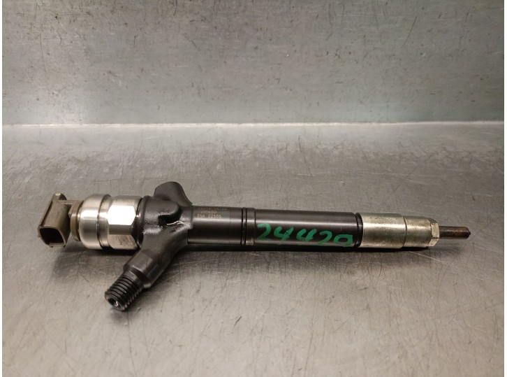Recambio de inyector para toyota avensis wagon (t25) 2.0 turbodiesel cat referencia OEM IAM 236700R190  DENSO