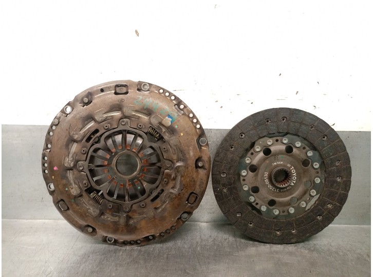 Recambio de kit embrague para toyota avensis wagon (t25) 2.0 turbodiesel cat referencia OEM IAM 3121005100 3100105040 LUK