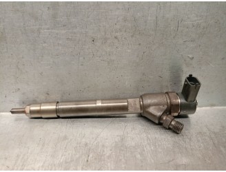 Recambio de inyector para kia sportage drive 4x2 referencia OEM IAM 338002F300 0445110374 BOSCH