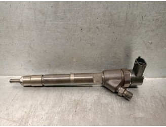 Recambio de inyector para kia sportage drive 4x2 referencia OEM IAM 338002F300 0445110374 BOSCH