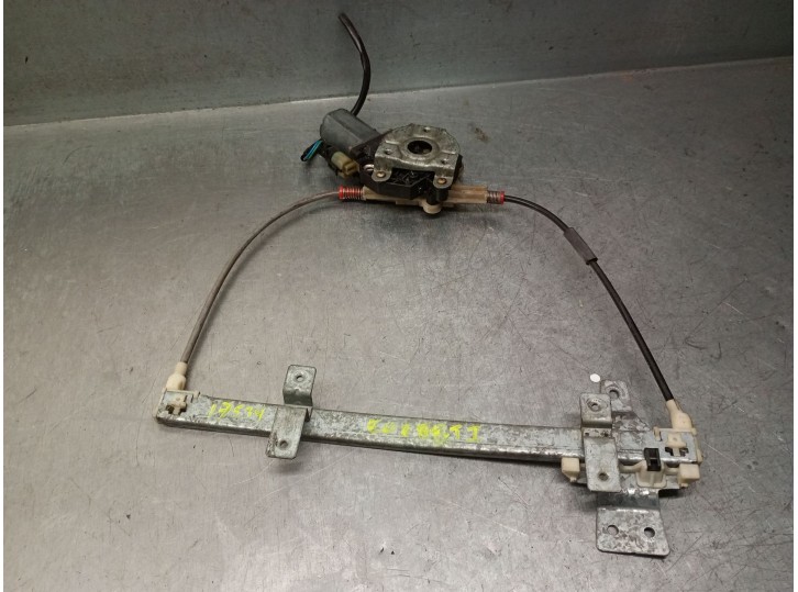 Recambio de elevalunas trasero izquierdo para nissan terrano/terrano.ii (r20) 2.7 turbodiesel referencia OEM IAM 827012X410 8270