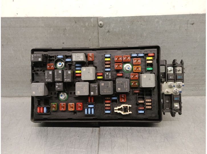 Recambio de caja reles / fusibles para opel insignia a (g09) 2.0 cdti (68) referencia OEM IAM 13255300 529050199 