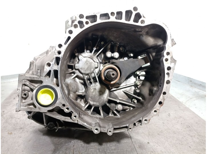 Recambio de caja cambios para toyota avensis wagon (t25) 2.0 turbodiesel cat referencia OEM IAM A8424536 303002D151 AISIN