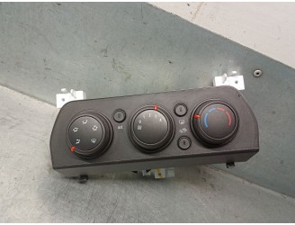 Recambio de mando calefaccion / aire acondicionado para dacia sandero iii 1.0 tce 90 referencia OEM IAM 275003079  