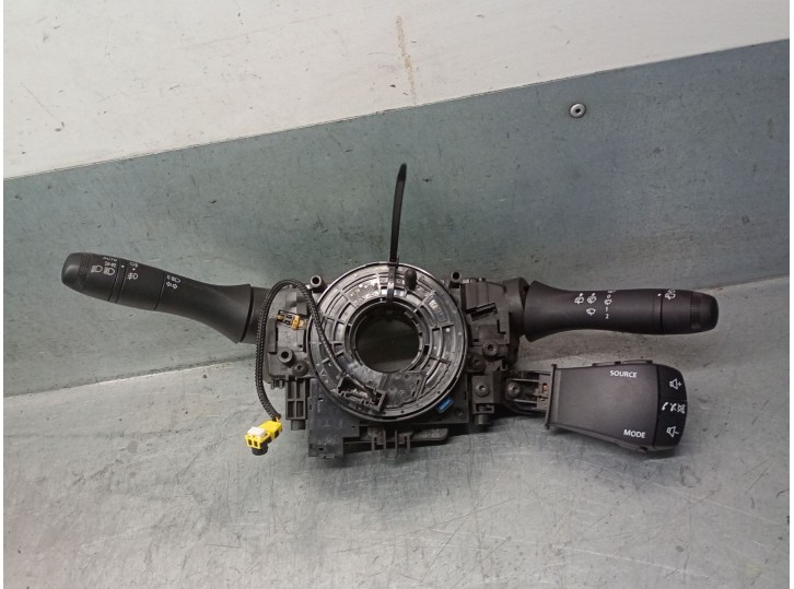 Recambio de mando luces para dacia sandero iii 1.0 tce 90 referencia OEM IAM 255671005R 