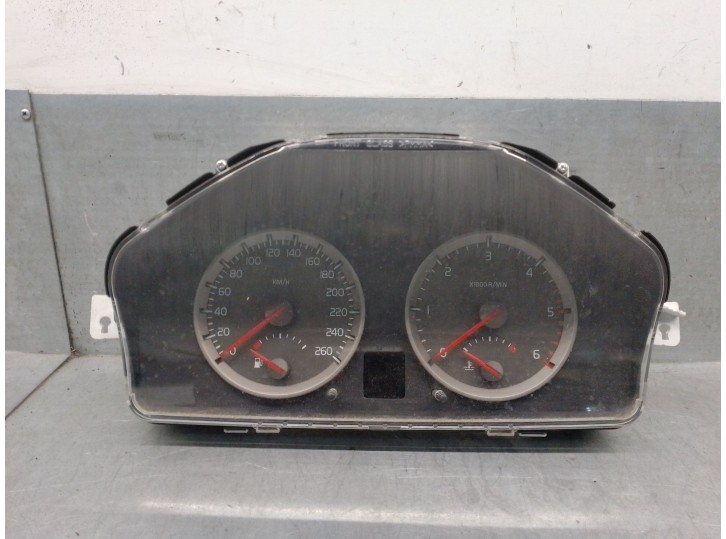 Recambio de cuadro instrumentos para volvo s40 berlina 2.0 diesel cat referencia OEM IAM 30710071  