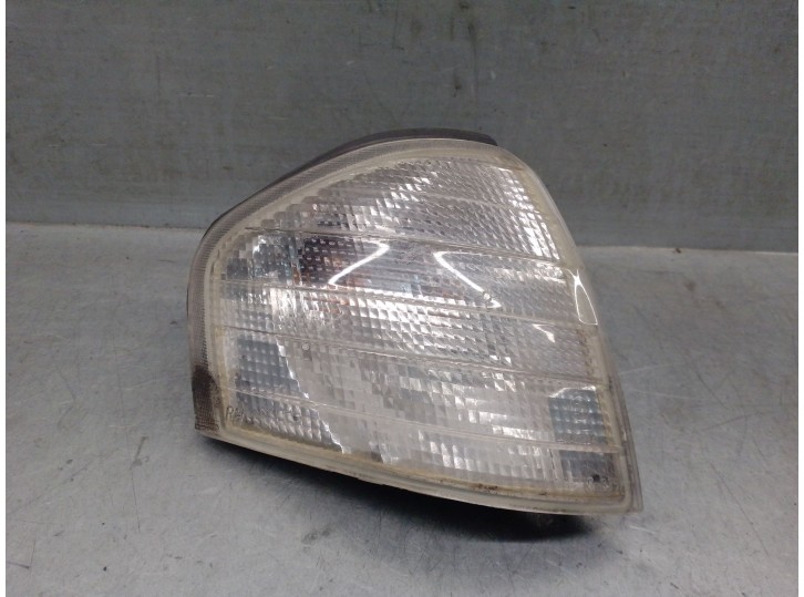 Recambio de piloto delantero derecho para mercedes-benz clase c (w202) berlina 1.8 16v cat referencia OEM IAM A2028261043 A20282