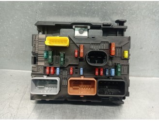 Recambio de caja reles / fusibles para peugeot 207 1.4 hdi referencia OEM IAM 9661086980  11538341