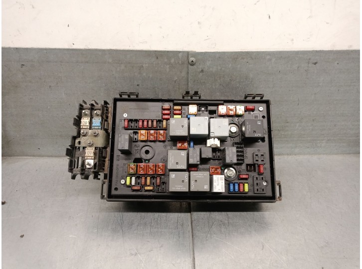 Recambio de caja reles / fusibles para opel zafira tourer 2.0 cdti cat referencia OEM IAM 13449210 1110224AB 