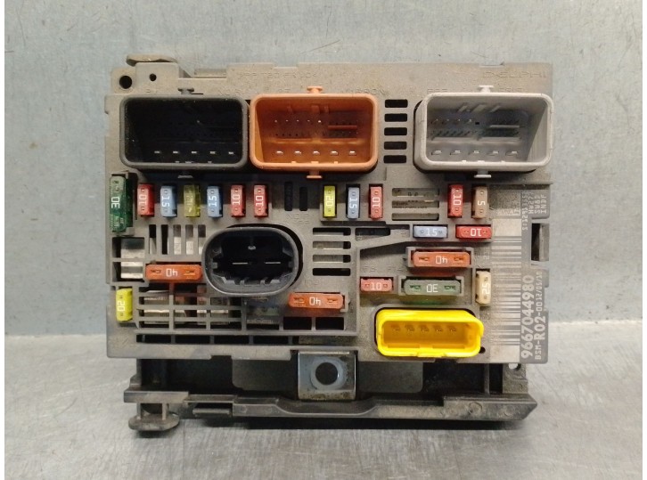 Recambio de caja reles / fusibles para peugeot 407 sw 1.6 hdi referencia OEM IAM 9667044980  12913552 SIEMENS