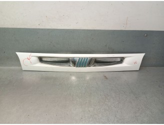 Replacement front grille for Fiat Brava (182) 1.9 turbodiesel OEM IAM reference 735263394 735263394 