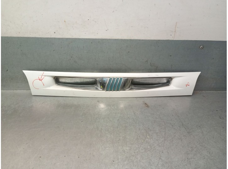 Replacement front grille for Fiat Brava (182) 1.9 turbodiesel OEM IAM reference 735263394 735263394 