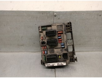 Recambio de caja reles / fusibles para citroën berlingo 1.9 diesel referencia OEM IAM 9650618580  T118470002J SIEMENS