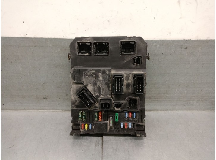 Recambio de caja reles / fusibles para citroën berlingo 1.9 diesel referencia OEM IAM 9653667580 9653667580 