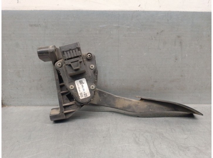 Recambio de potenciometro pedal para opel astra h berlina 1.9 cdti referencia OEM IAM 9157999 848005 HELLA