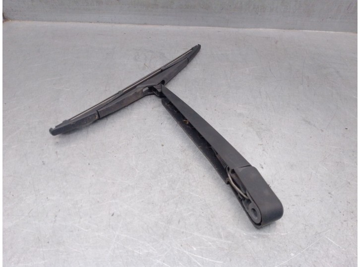 Recambio de brazo limpia trasero para opel astra h berlina 1.9 cdti referencia OEM IAM 53777256 1273395 