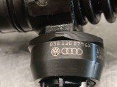 Recambio de inyector para volkswagen golf v berlina (1k1) 1.9 tdi referencia OEM IAM 038130079GX 0986441509 BOSCH
