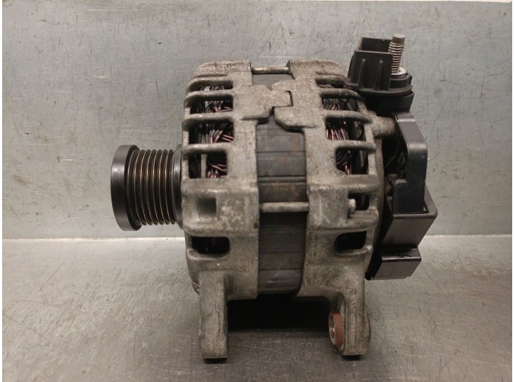 Recambio de alternador para dacia sandero iii 1.0 tce 90 referencia OEM IAM 231007769R-  F000BL08V8 SEG