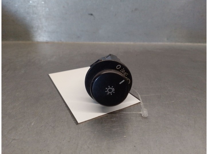 Recambio de mando luces salpicadero para opel corsa a 1.2 referencia OEM IAM 90191677  