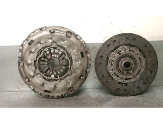 Replacement clutch kit for Volvo S40 sedan 2.0 diesel cat OEM IAM reference 31367652 31367652 LUK