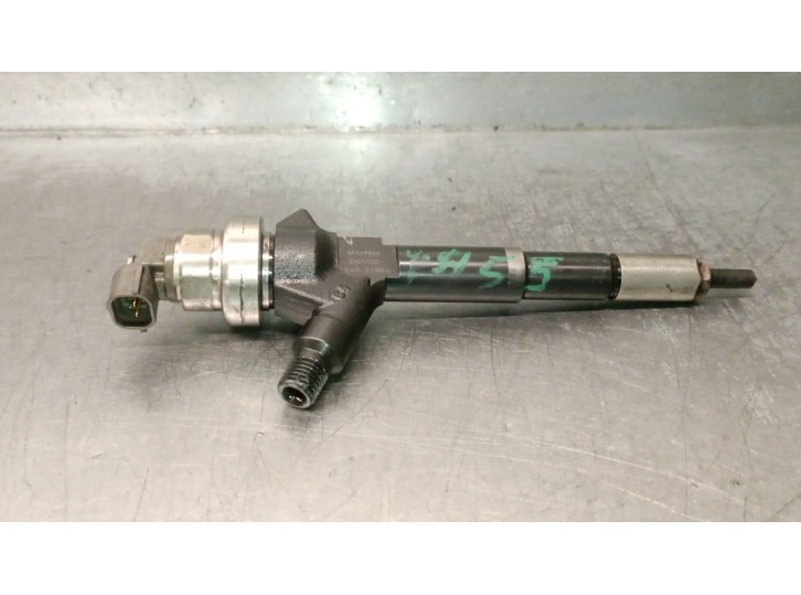 Replacement injector for Chevrolet Cruze Hatchback (J305) 1.7 D OEM IAM reference 55567729 DENSO