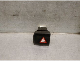 Replacement hazard warning switch for Citroën Berlingo (ER_, EC_) 1.5 BlueHDi 100 OEM IAM reference 9817043077 YH01 