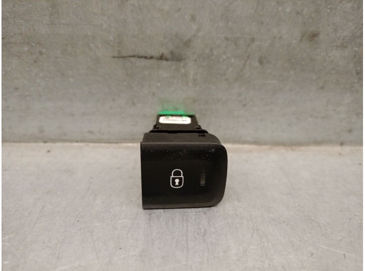 Replacement switch for Citroën Berlingo (ER_, EC_) 1.5 BlueHDi 100 OEM IAM reference 9817042977 YH01 