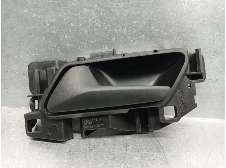 Replacement front left interior door handle for Citroën Berlingo (ER_, EC_) 1.5 BlueHDi 100 OEM IAM reference 9819743977 
