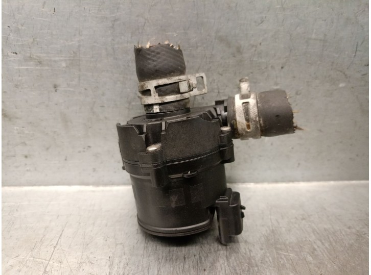 Recambio de bomba agua para dacia sandero iii 1.0 tce 90 referencia OEM IAM 144B06803R  0392023294 BOSCH