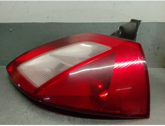 Recambio de piloto trasero derecho para renault megane ii berlina 5p 1.9 dci diesel referencia OEM IAM 8200073237 8200413216 