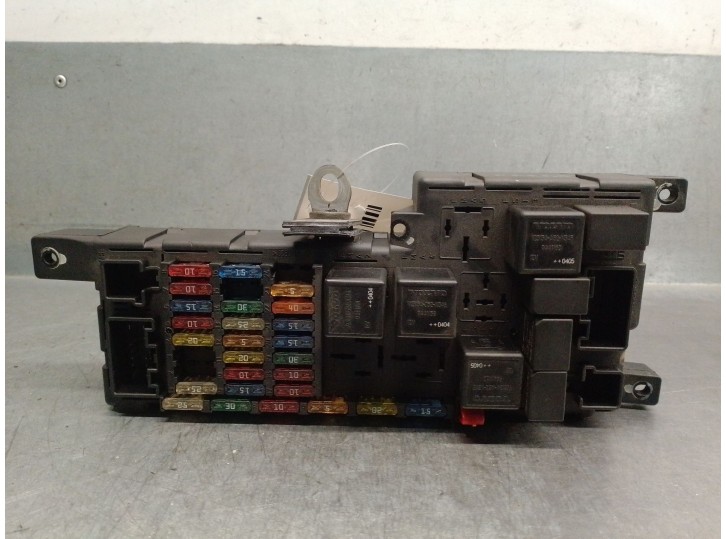 Recambio de caja reles / fusibles para volvo s80 berlina 2.9 bi-turbo cat referencia OEM IAM 518829015  