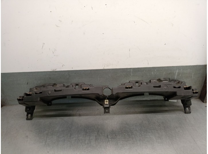 Recambio de refuerzo paragolpes delantero para fiat grande punto (199) 1.4 referencia OEM IAM 51773108 51867024 