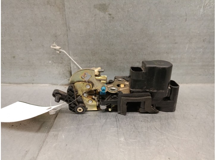 Recambio de cerradura puerta trasera derecha para chevrolet aveo 1.4 cat referencia OEM IAM 96801710 96801710 