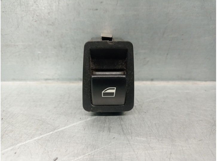 Recambio de mando elevalunas trasero derecho para bmw 3 (e46) 328 i referencia OEM IAM 61318368921 