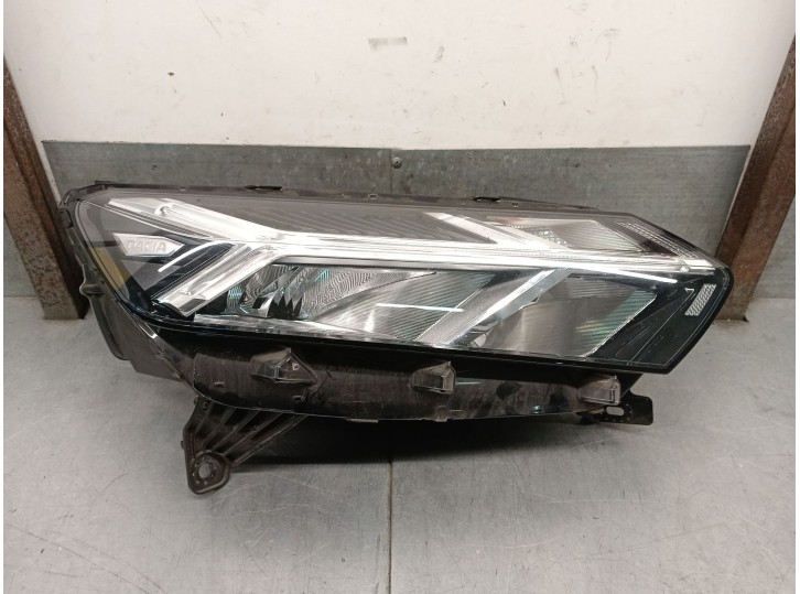 Recambio de faro derecho para dacia sandero iii 1.0 tce 90 referencia OEM IAM 260102586R H4DF4 