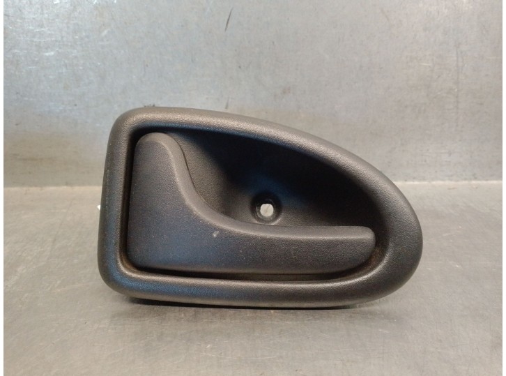 Recambio de maneta interior trasera izquierda para renault clio ii fase i (b/cbo) 1.2 referencia OEM IAM 7700423887 826732320R 
