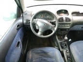 peugeot 206 berlina del año 2002