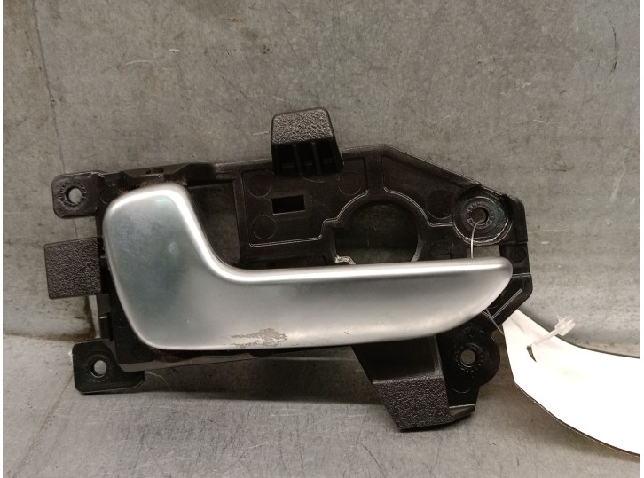 Recambio de maneta interior delantera izquierda para kia carens iv 1.7 crdi referencia OEM IAM 83613RP000 82484A4000 