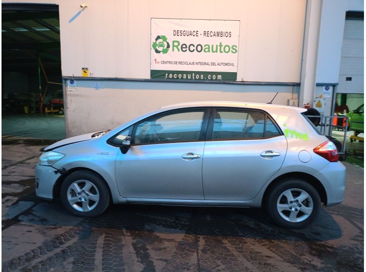 toyota auris del año 2010