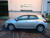 toyota auris del año 2010