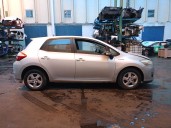 toyota auris del año 2010