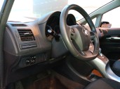 toyota auris del año 2010
