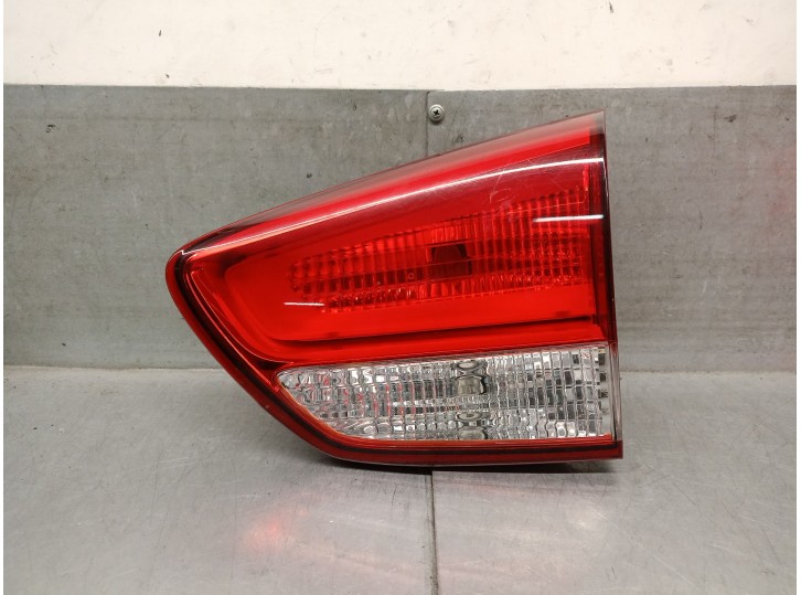 Recambio de piloto trasero porton derecho para kia carens iv 1.7 crdi referencia OEM IAM 92404A4010 92404A4020 