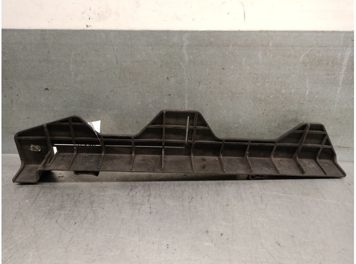 Recambio de calandra delantera de radiador para kia carens iv 1.7 crdi referencia OEM IAM 29134A4000 29134A4000 